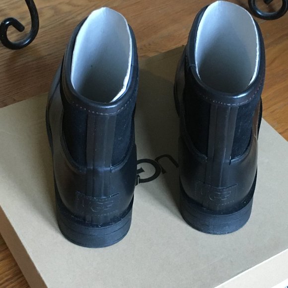 Ugg Paxton W Rain Boot in Black (Size Women's 9) - Picture 2 of 4